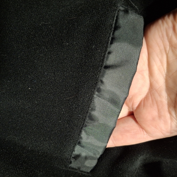 Woman's Black Puffer Vest - Picture 6 of 10